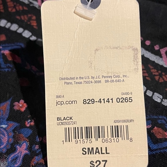 St. John’s Bay Black and floral print V-neck top - Picture 8 of 9